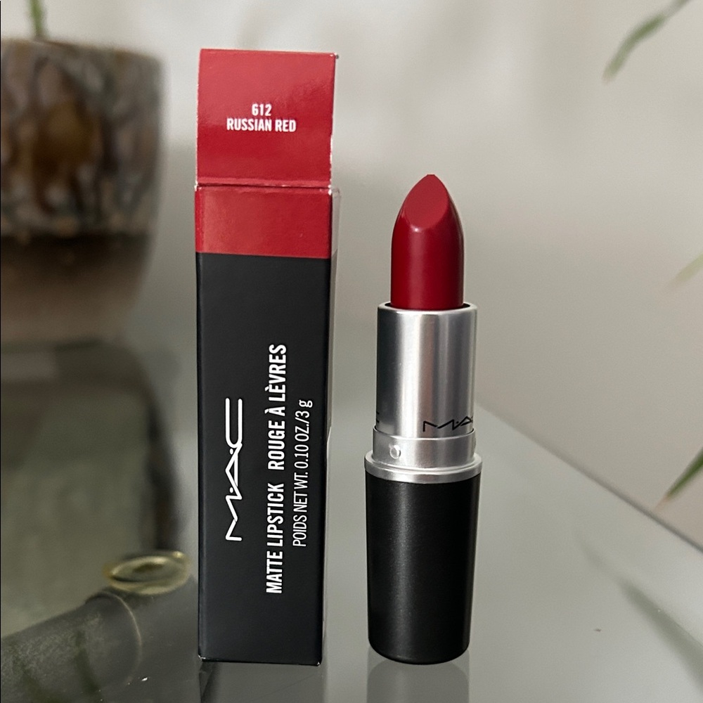 MAC Russian Red - Discontinued
